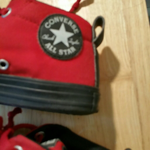 3X20.  Converse children's sneakers NWOT - Picture 2 of 2